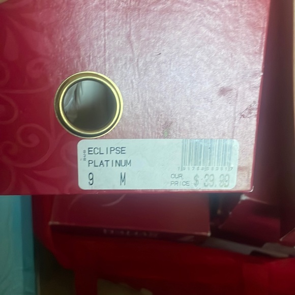 Sandles - Picture 1 of 2